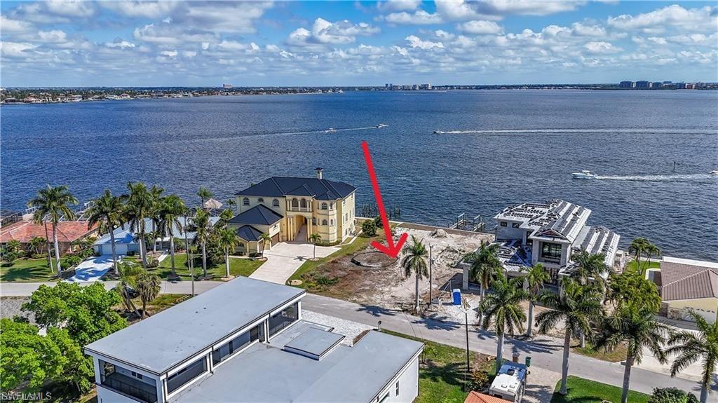 CAPE CORAL - Land