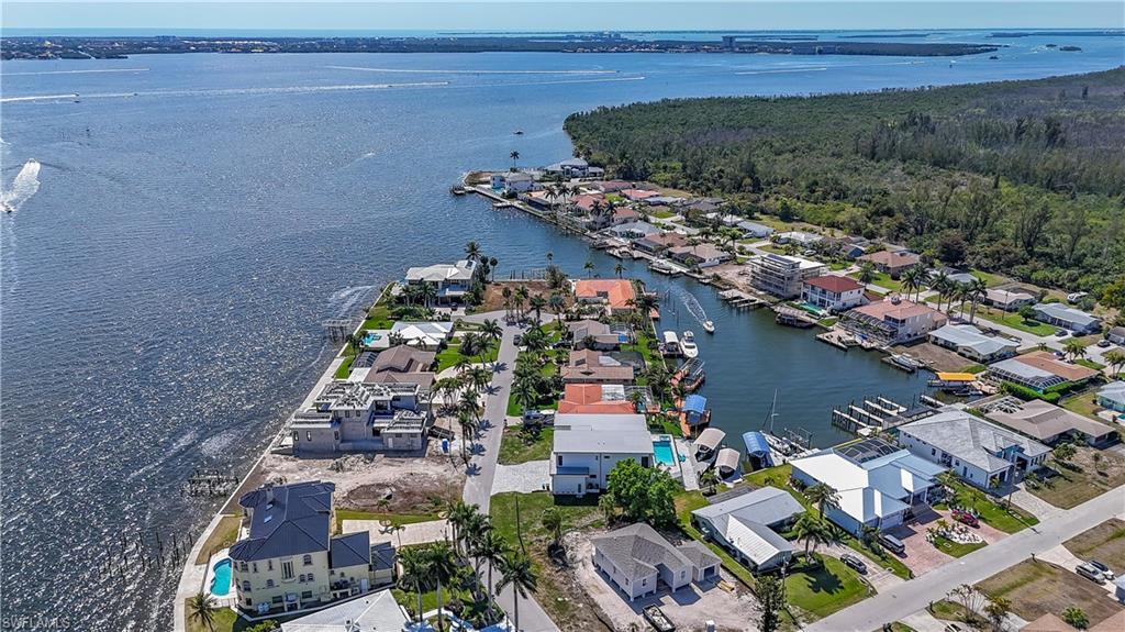CAPE CORAL - Land