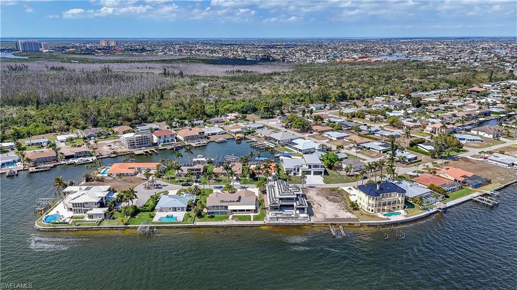 CAPE CORAL - Land