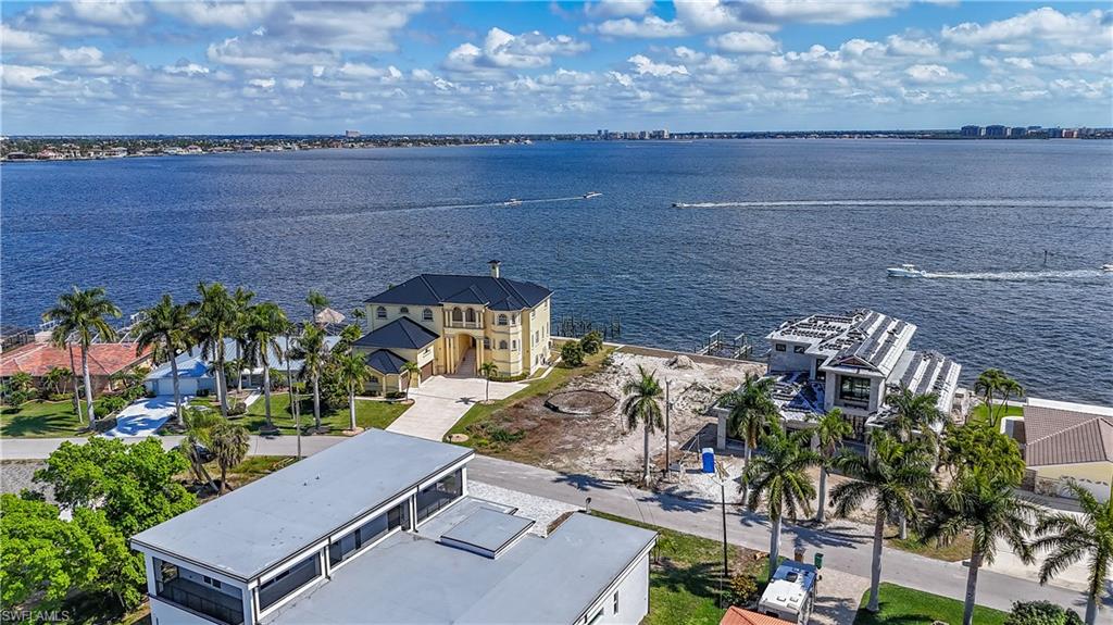 CAPE CORAL - Land