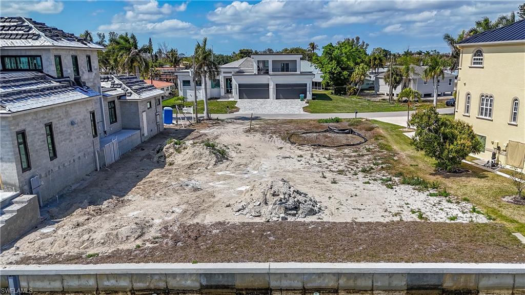 CAPE CORAL - Land