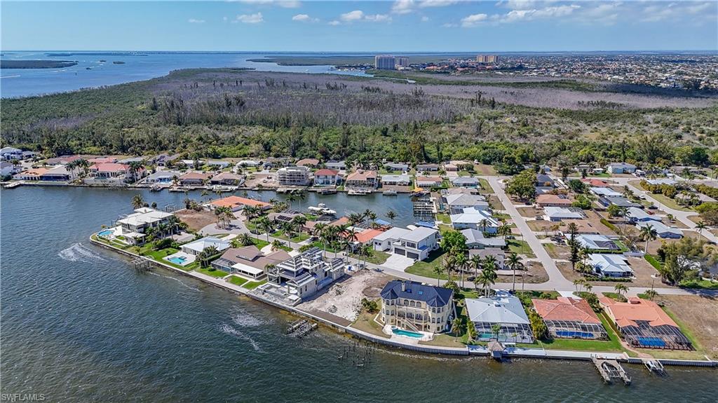 CAPE CORAL - Land