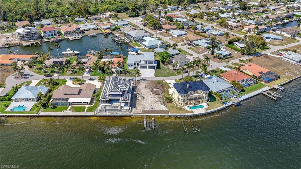 CAPE CORAL - Land
