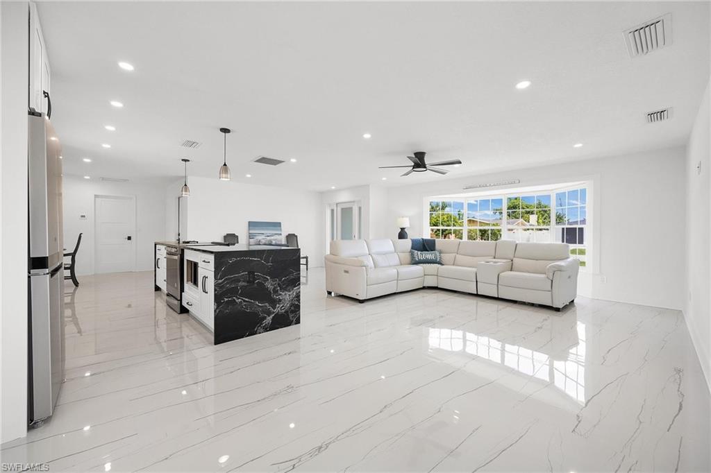 CAPE CORAL - Residential Lease