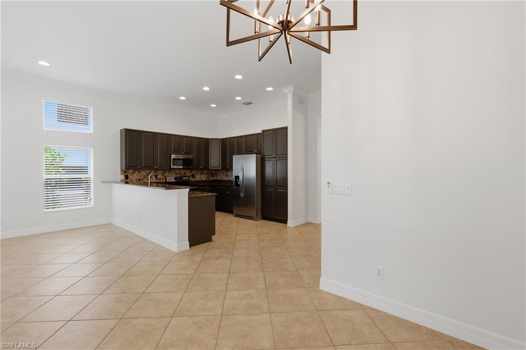 SATURNIA LAKES - Residential