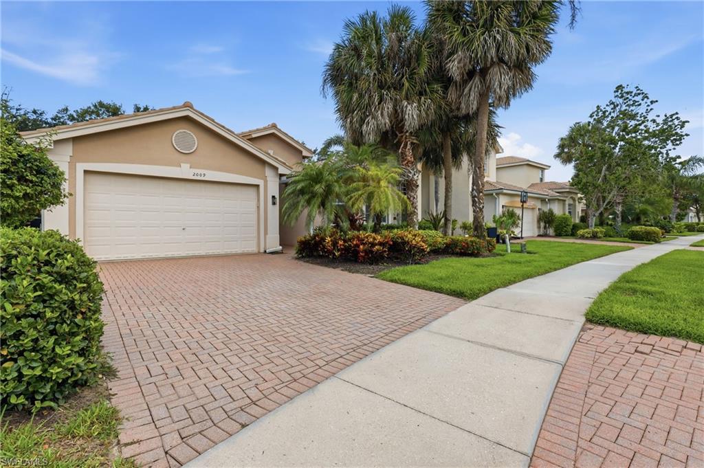 SATURNIA LAKES - Residential