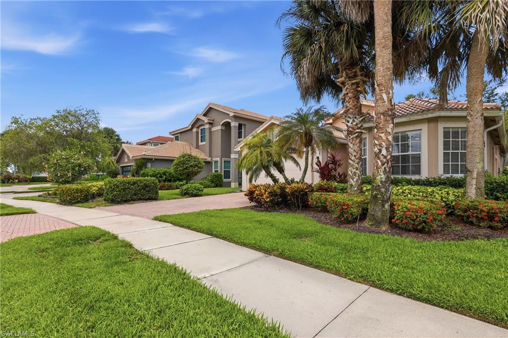 SATURNIA LAKES - Residential