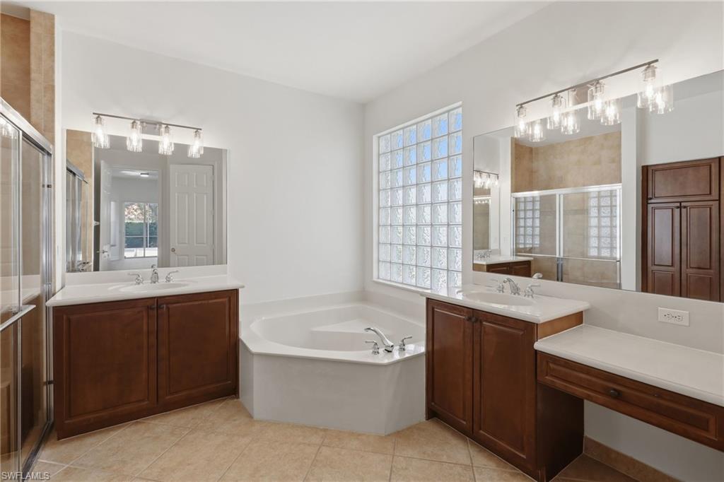SATURNIA LAKES - Residential