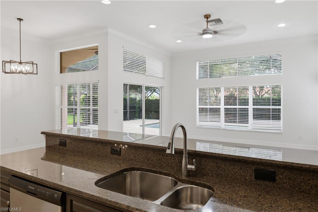 SATURNIA LAKES - Residential