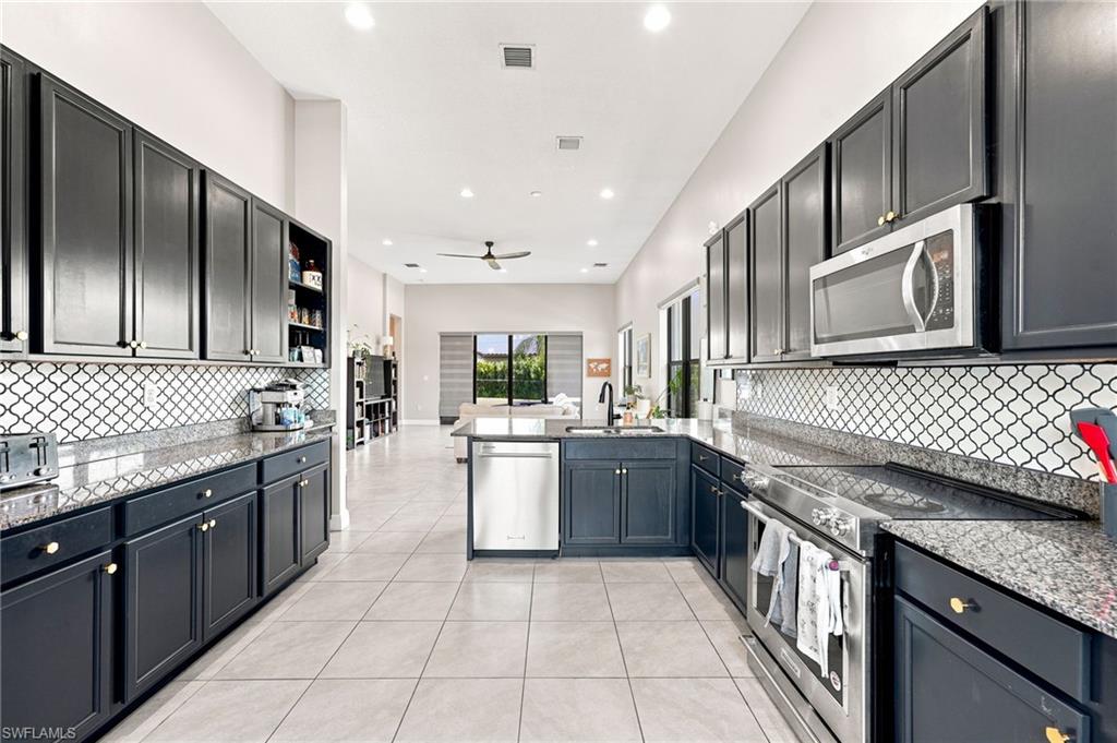 MAPLE RIDGE - Residential