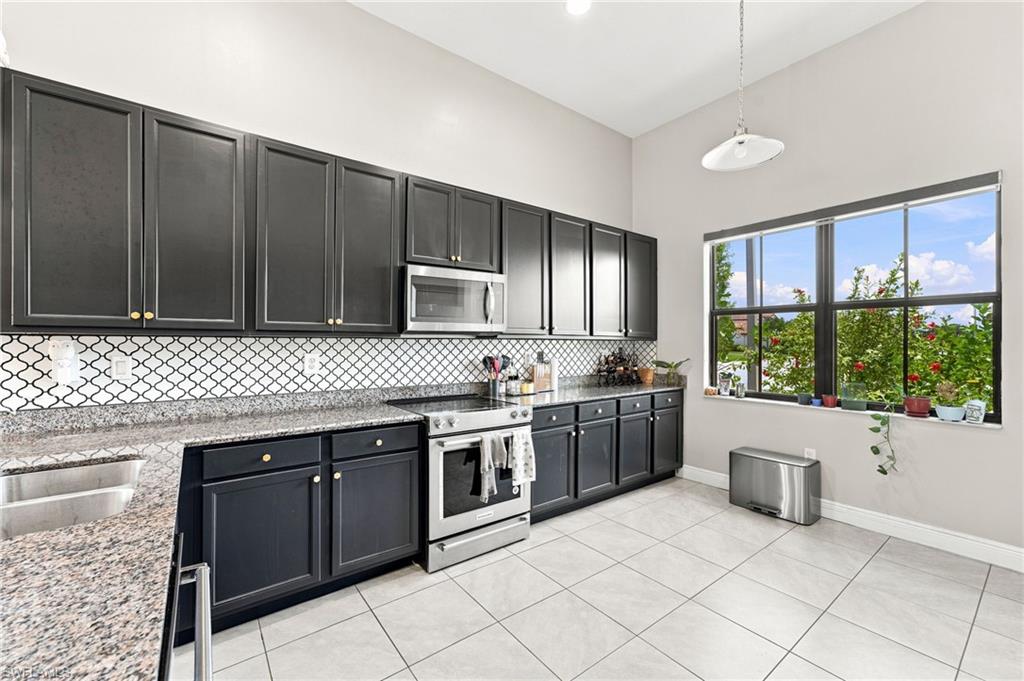 MAPLE RIDGE - Residential