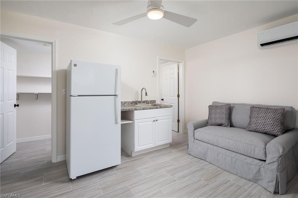 BAYSHORES - Residential Lease