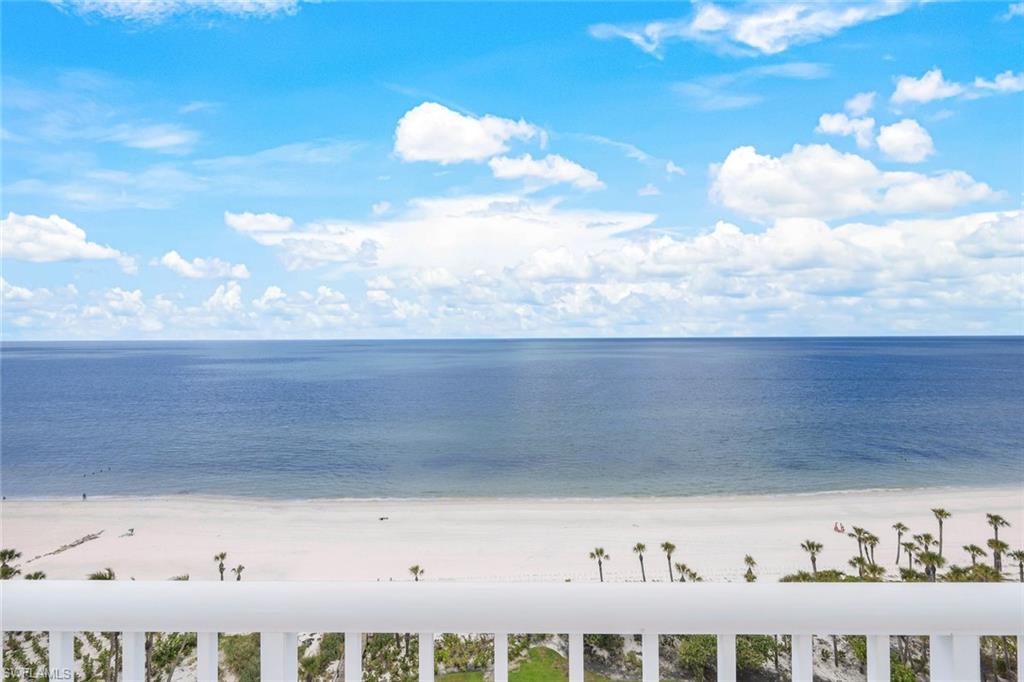 BEACH HOUSE AT NAPLES CAY - Residential