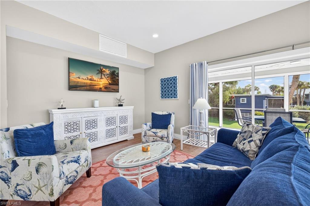 GULF ISLAND MANOR - Residential