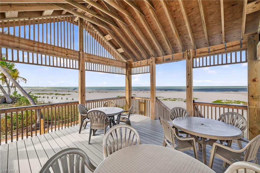 GULF ISLAND MANOR - Residential
