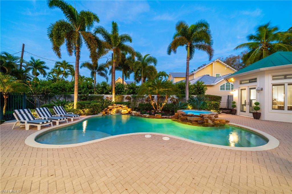 OLDE NAPLES - Residential