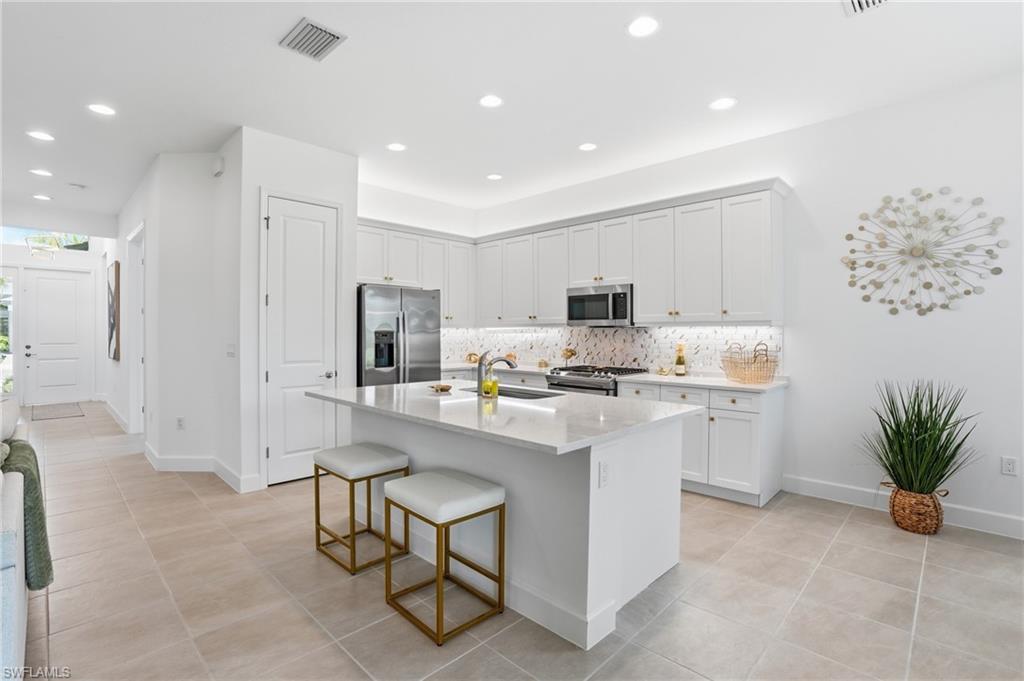 VALENCIA TRAILS - Residential