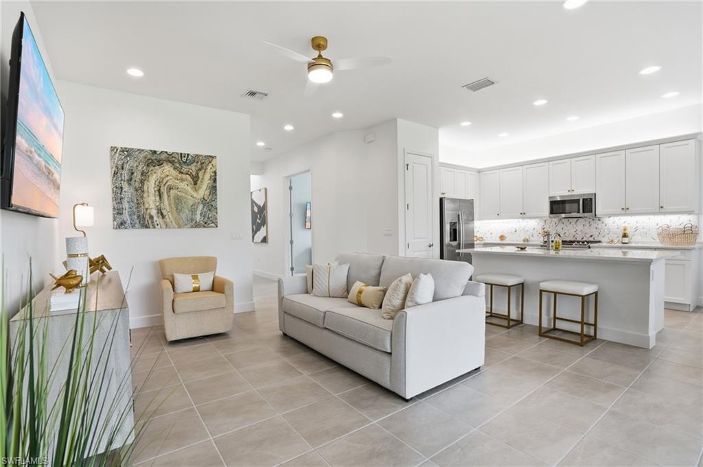 VALENCIA TRAILS - Residential