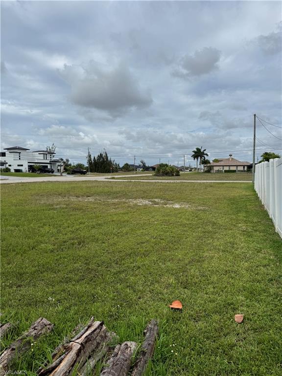 CAPE CORAL - Land