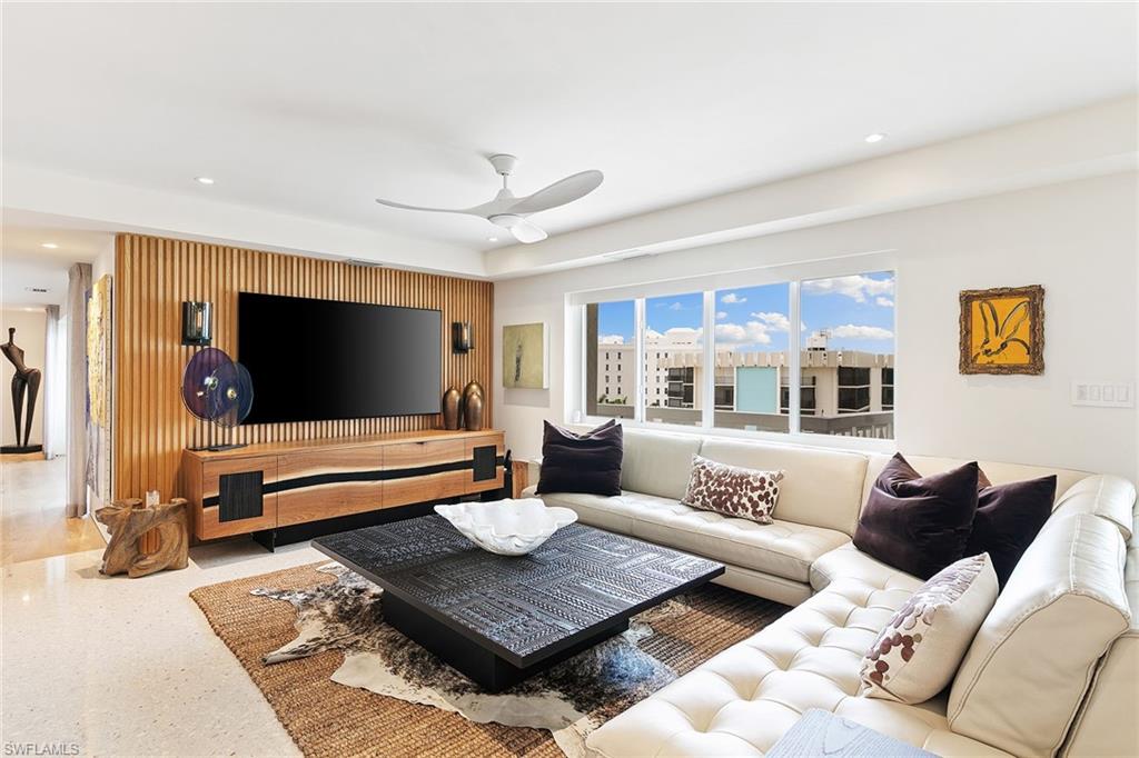 REGENCY TOWERS - Residential