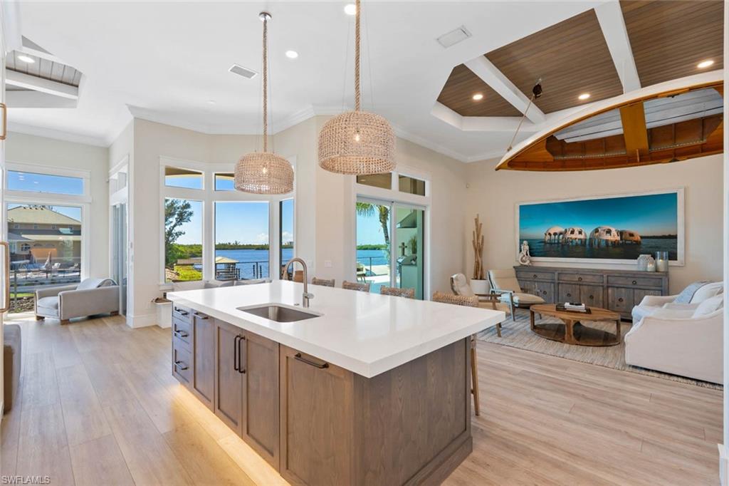 LITTLE HICKORY SHORES - Residential