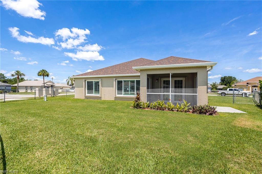 VARSITY LAKES - Residential