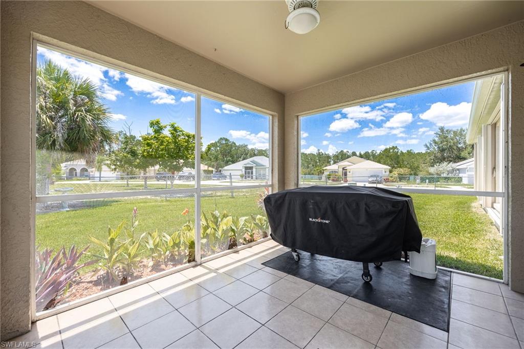 VARSITY LAKES - Residential