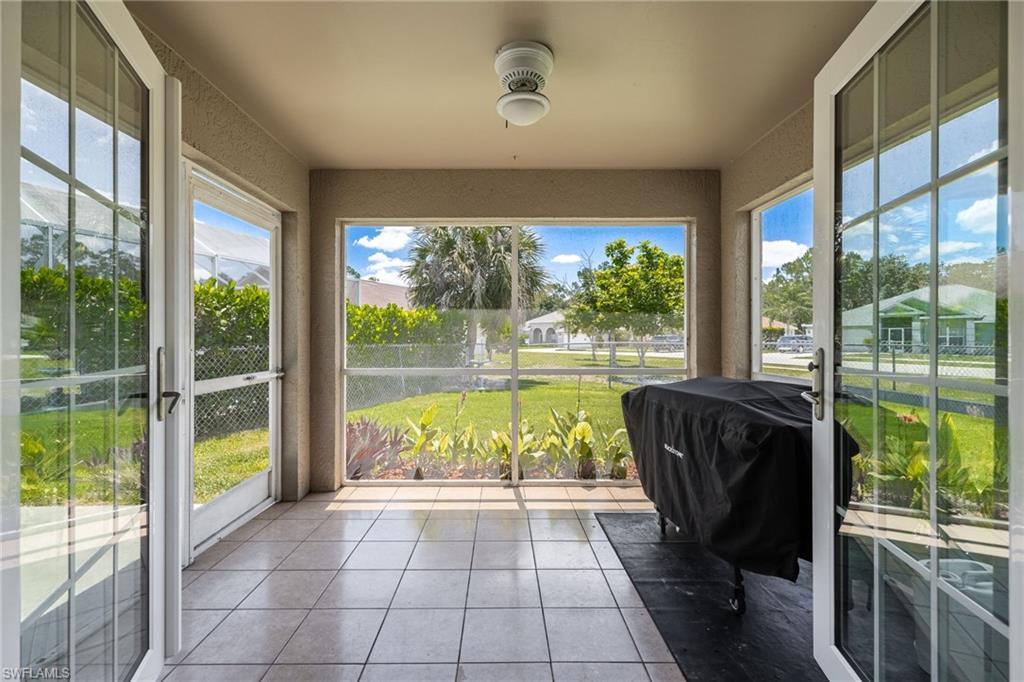 VARSITY LAKES - Residential