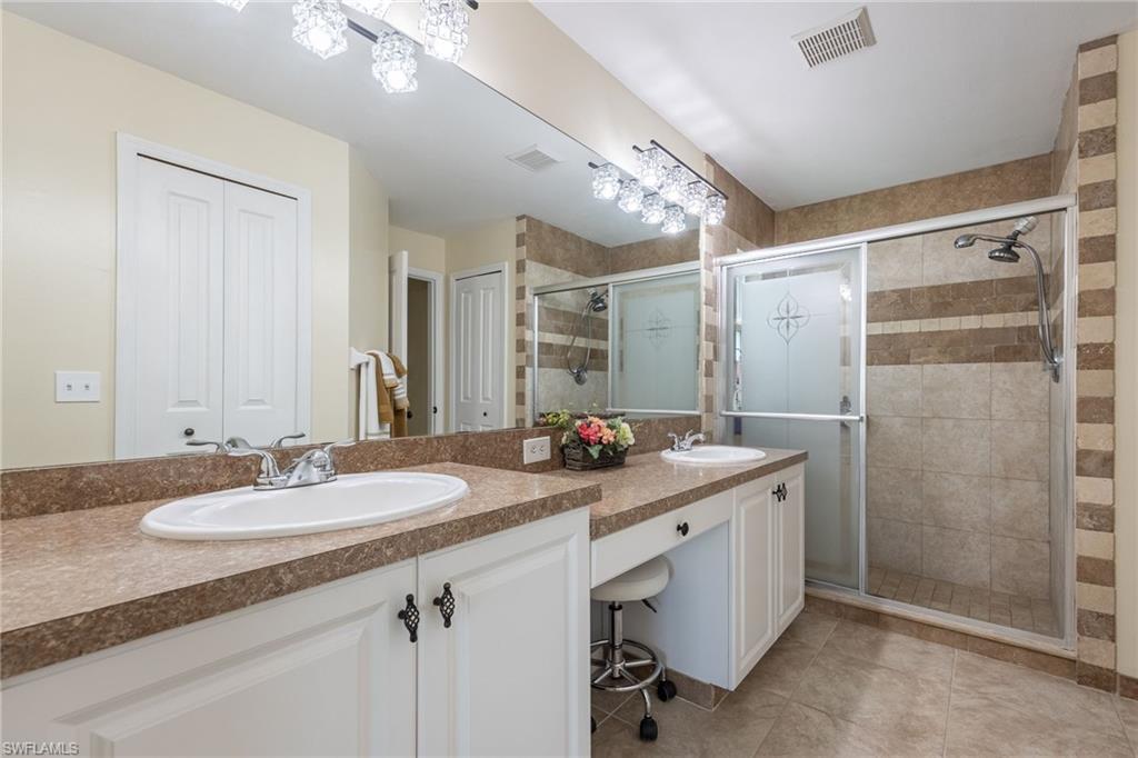 VARSITY LAKES - Residential