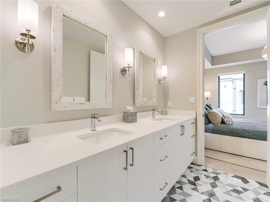 ELEVEN ELEVEN CENTRAL - Residential