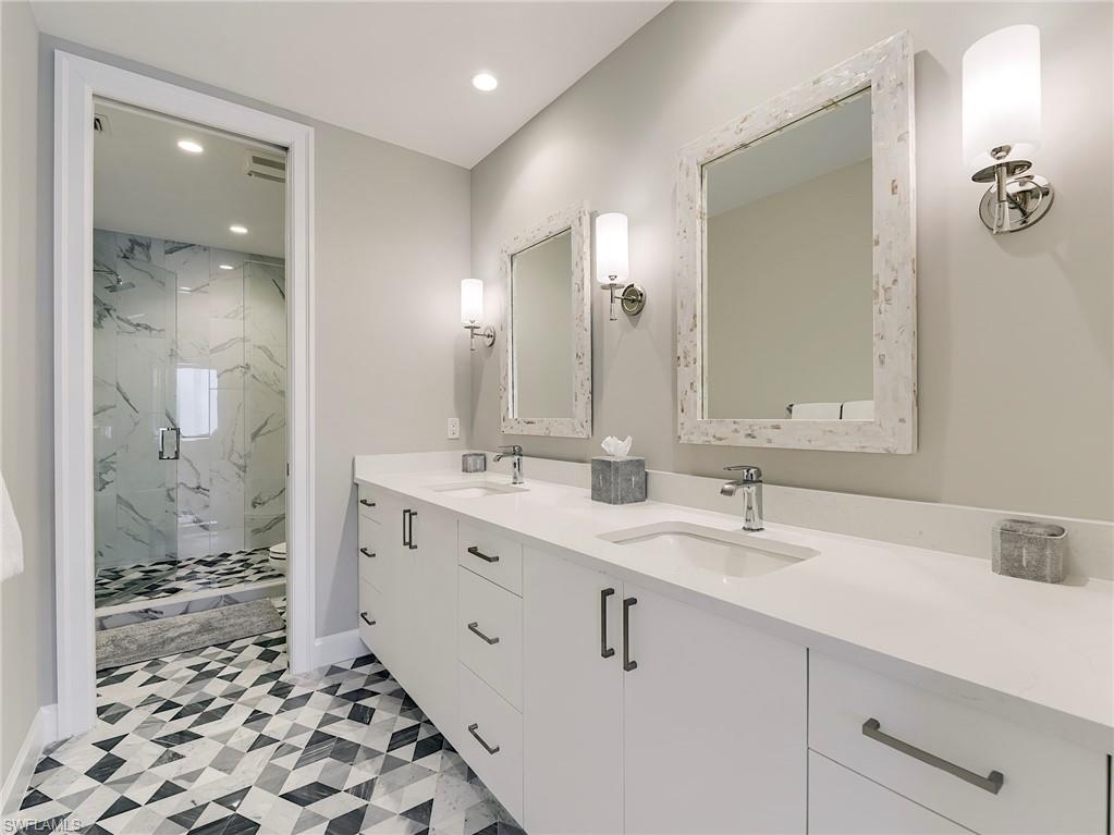 ELEVEN ELEVEN CENTRAL - Residential