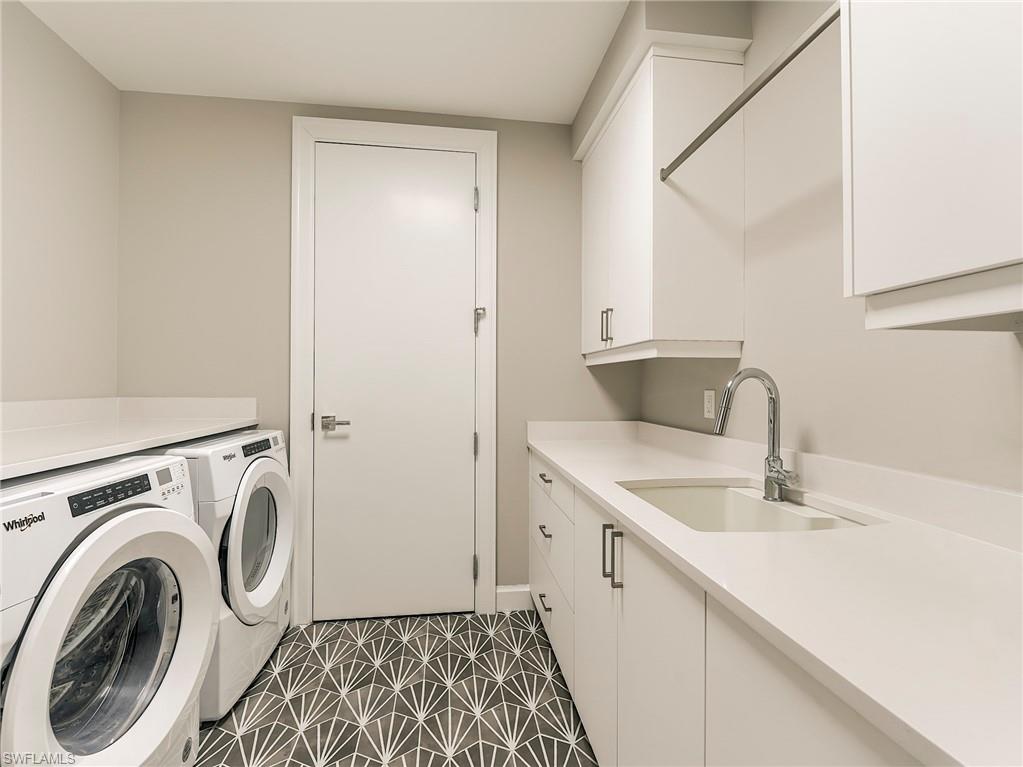 ELEVEN ELEVEN CENTRAL - Residential