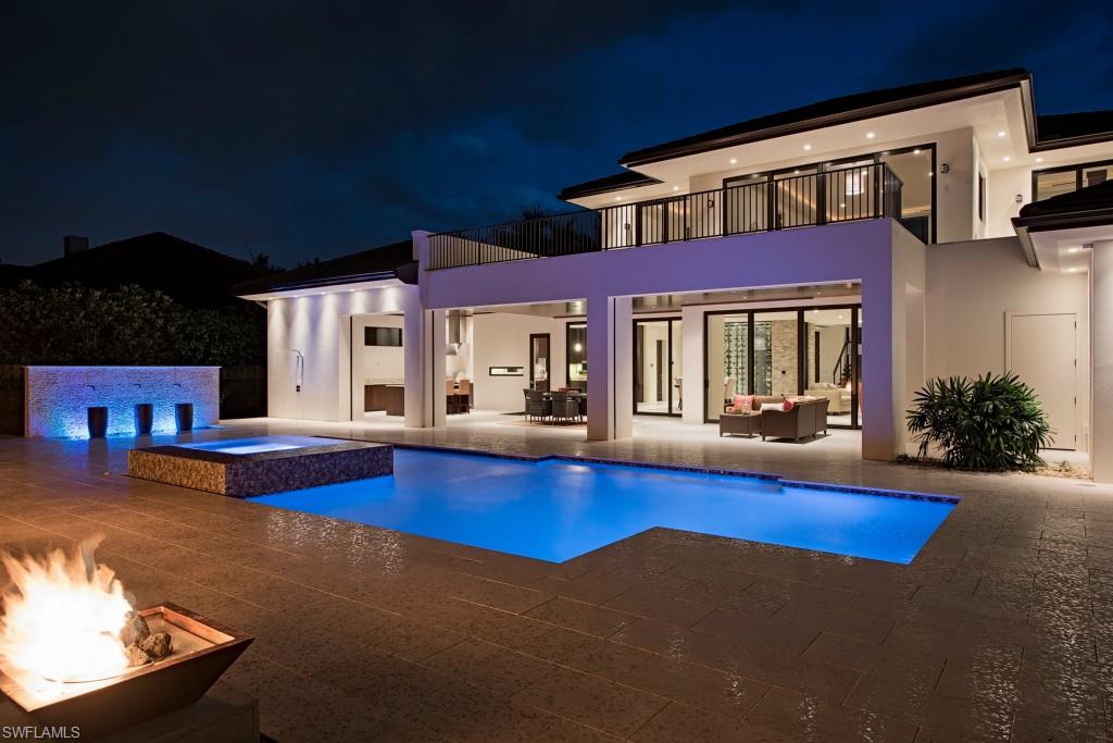 MOORINGS - Residential