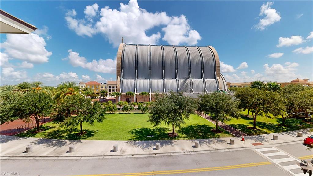 THE RESIDENCES AT LA PIAZZA - Residential
