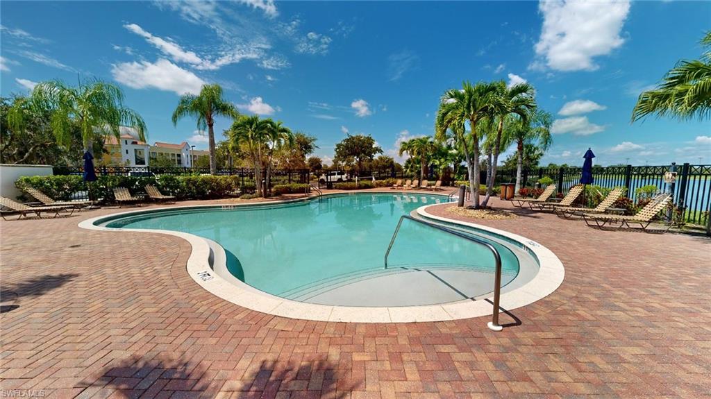 THE RESIDENCES AT LA PIAZZA - Residential