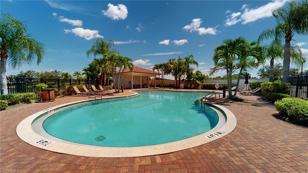 THE RESIDENCES AT LA PIAZZA - Residential