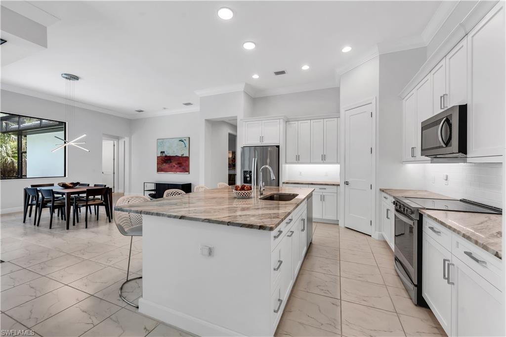 GOLDEN GATE ESTATES - Residential