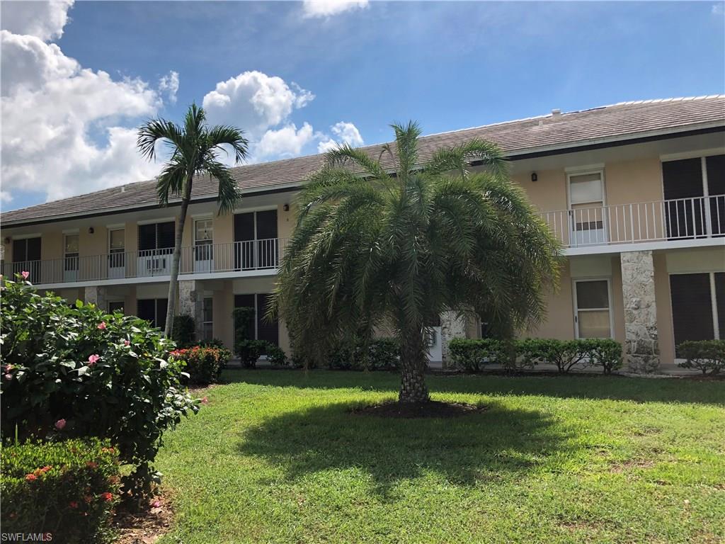 Great location close to beach and restaurants, fully furnished 1 bedroom. Just bring your suitcase. This unit would make a great winter retreat or investment property.