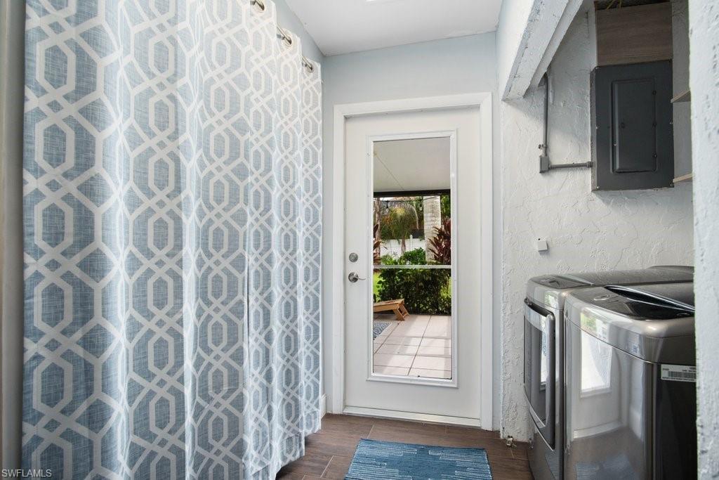 NAPLES PARK - Residential