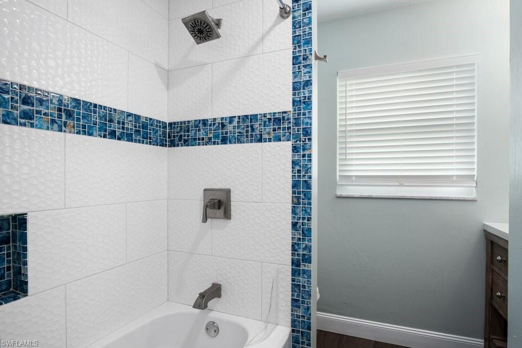 NAPLES PARK - Residential