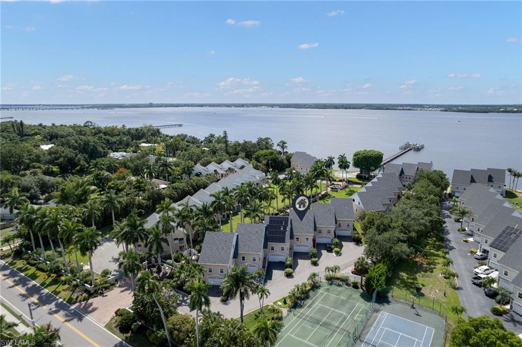 THE RIVER - Residential