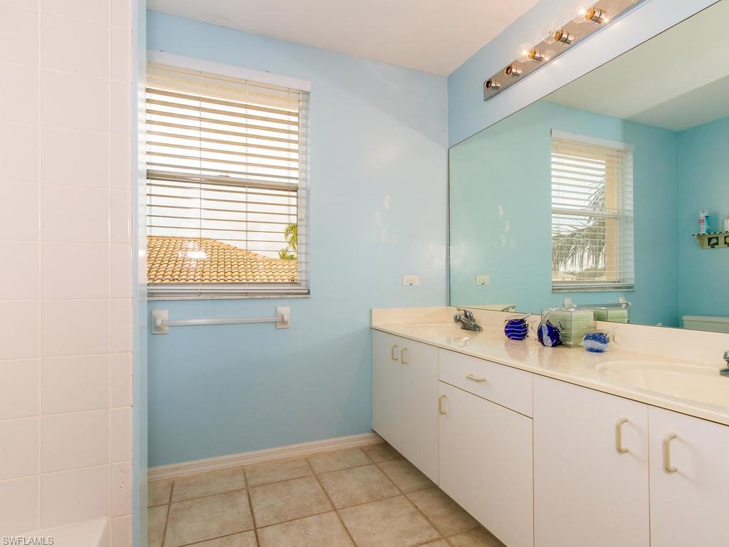 SILVERLAKES - Residential