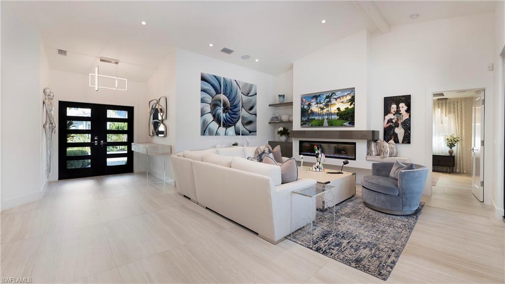 ROYAL HARBOR - Residential