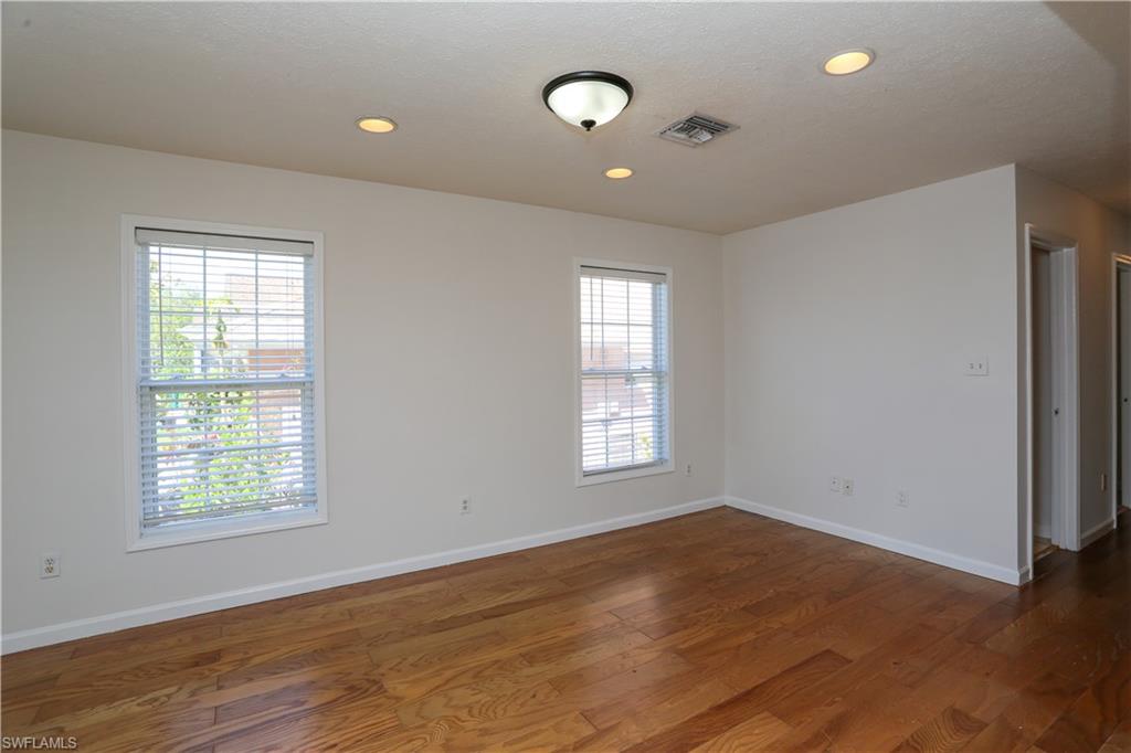 LEAWOOD LAKES - Residential