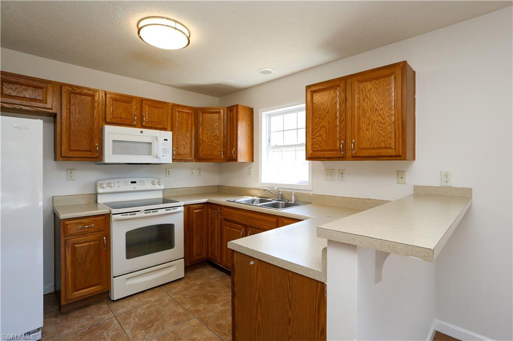 LEAWOOD LAKES - Residential