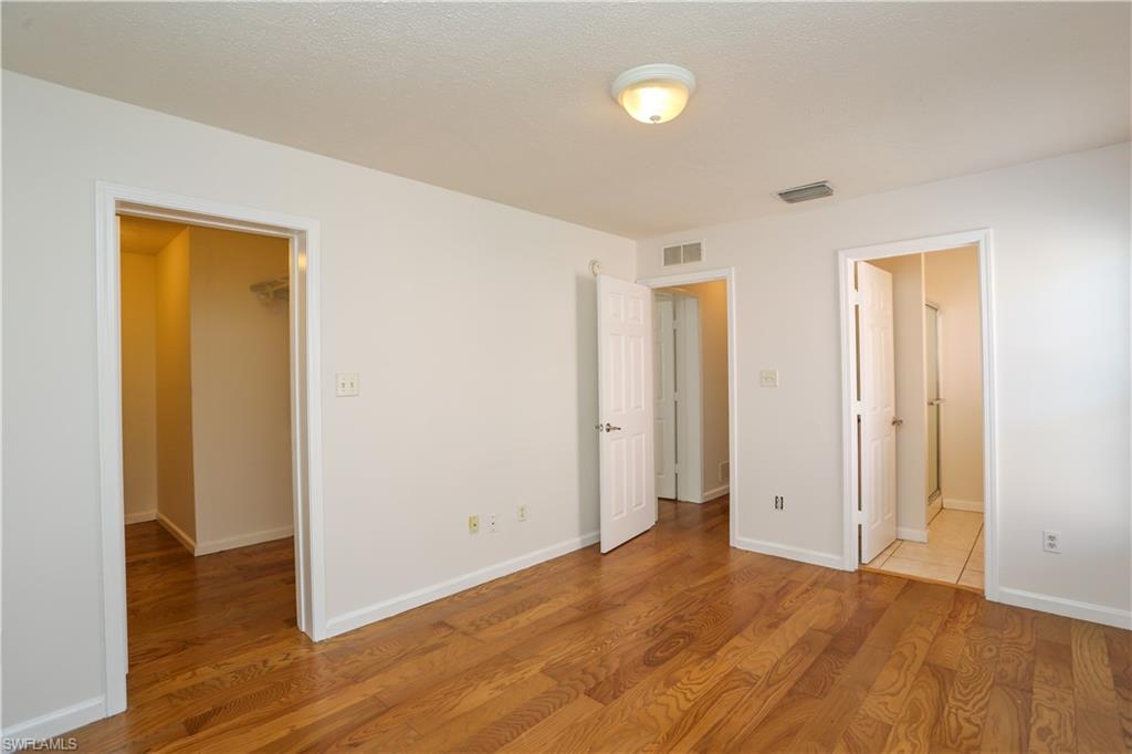 LEAWOOD LAKES - Residential
