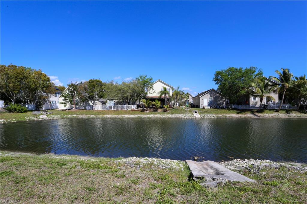 LEAWOOD LAKES - Residential
