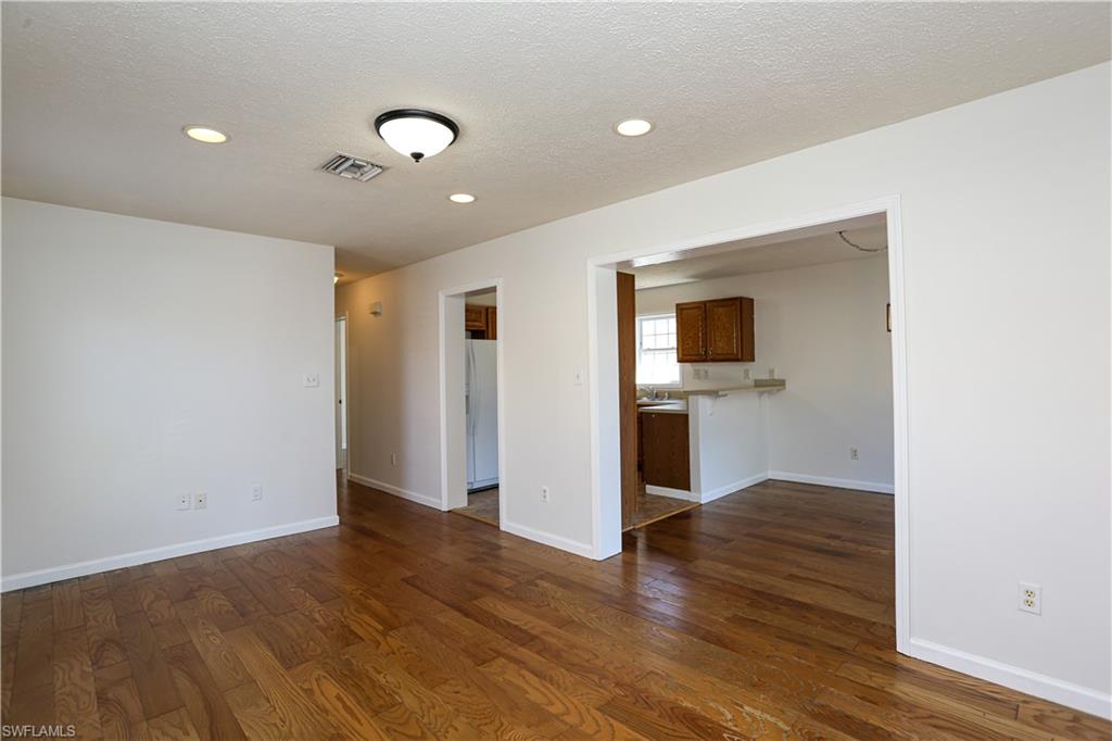 LEAWOOD LAKES - Residential