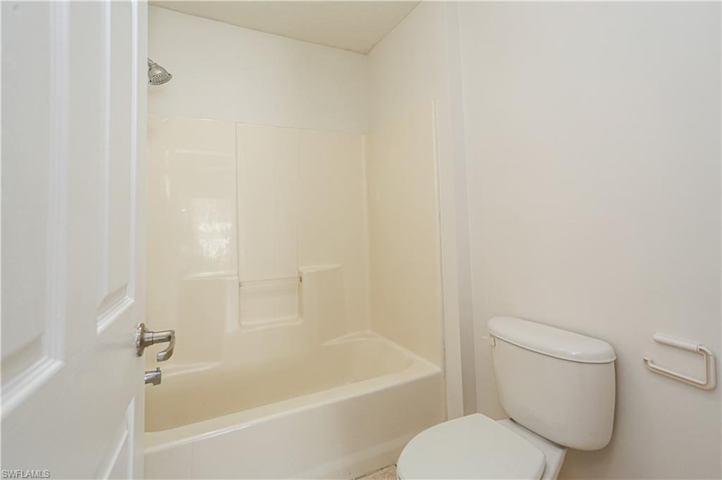 LEAWOOD LAKES - Residential