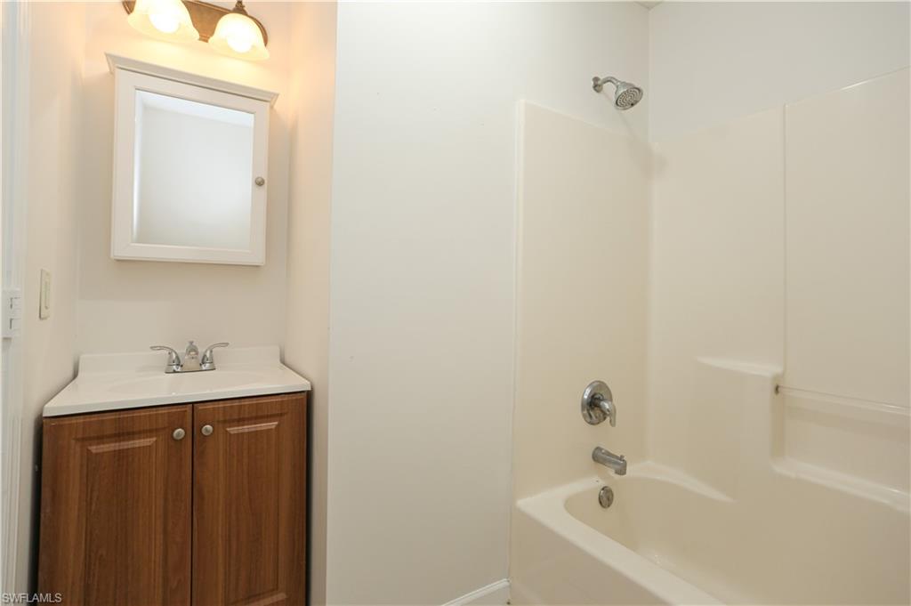 LEAWOOD LAKES - Residential